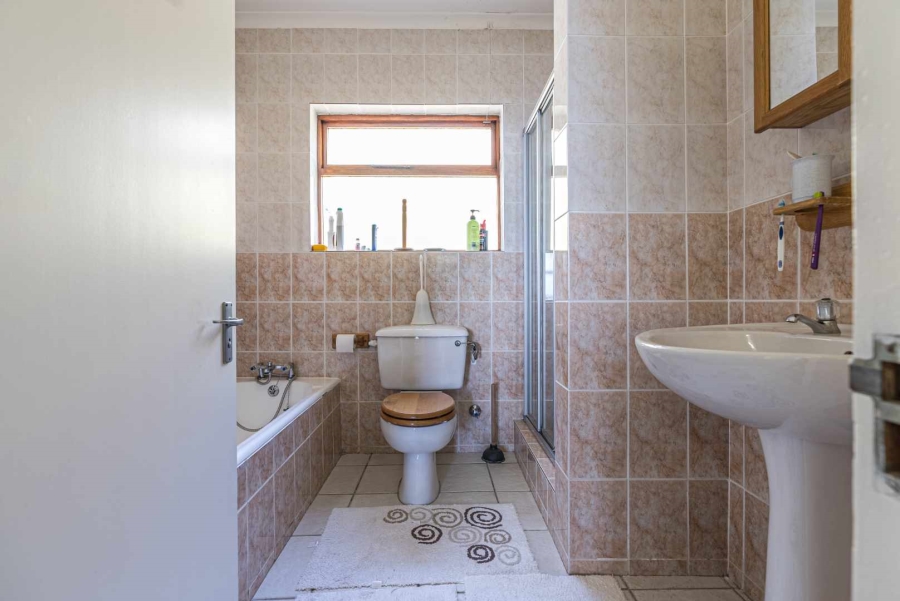 5 Bedroom Property for Sale in Camps Bay Western Cape
